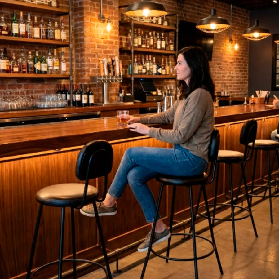 Banqueta Alta com Encosto Slim – Design Industrial e Conforto Ergonômico - Imagem 4